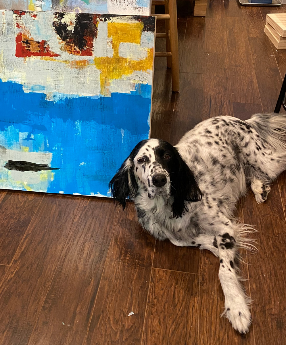 Macy-in-studio-with-abstract